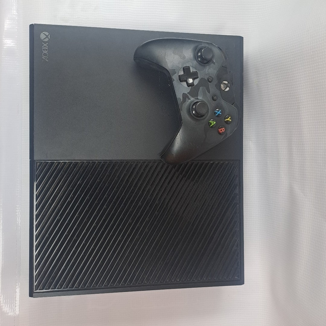 CONSOLA DE VIDEOJUEGO MICROSOFT XBOX ONE 1 TB (SEMINUEVO)