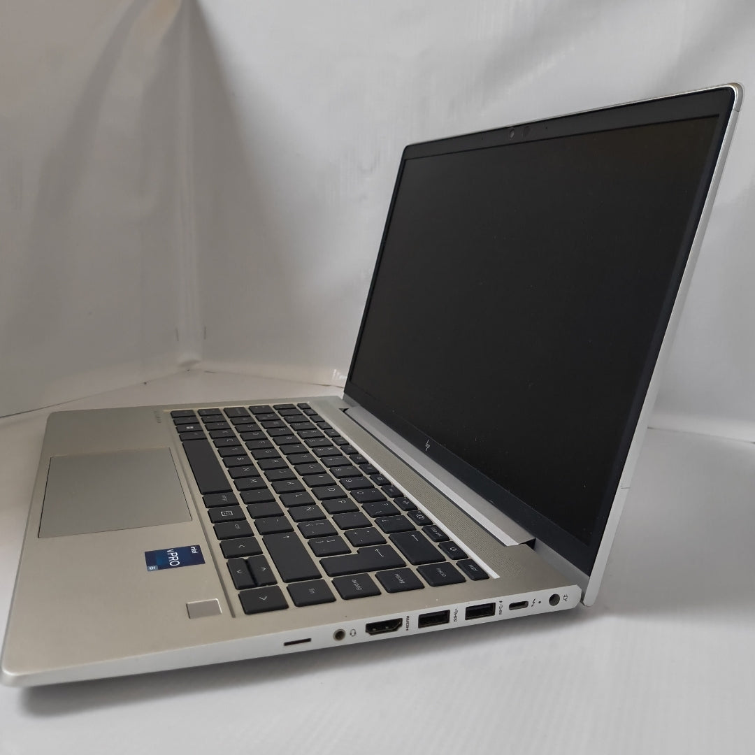 LAPTOP HP ELITEBOOK 640 G9 (2023) 512 GB SSD 16 GB RAM (SEMINUEVO)