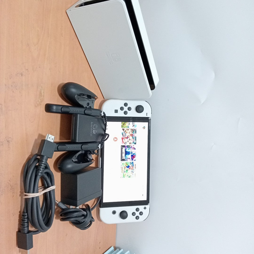 CONSOLA DE VIDEOJUEGO NINTENDO SWITCH OLED 64 GB (SEMINUEVO)
