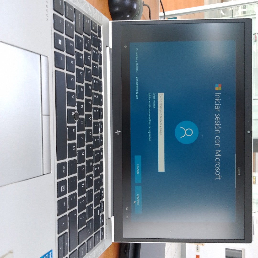 LAPTOP HP ELITEBOOK 840 G8 (2022) 512 GB SSD 16 GB RAM (SEMINUEVO)