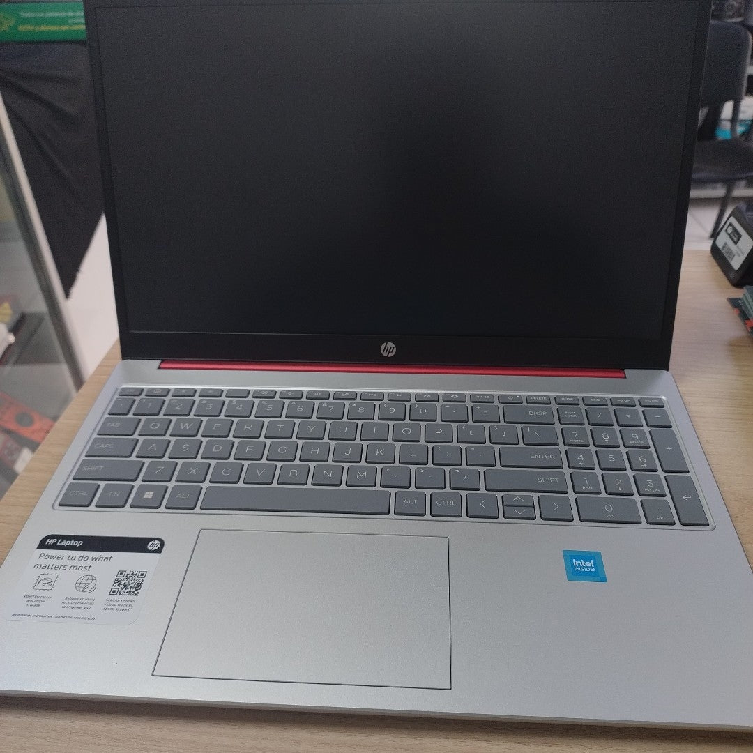 LAPTOP HP 15-FD0083WM (2024) 128 GB SSD 4 GB RAM (SEMINUEVO)