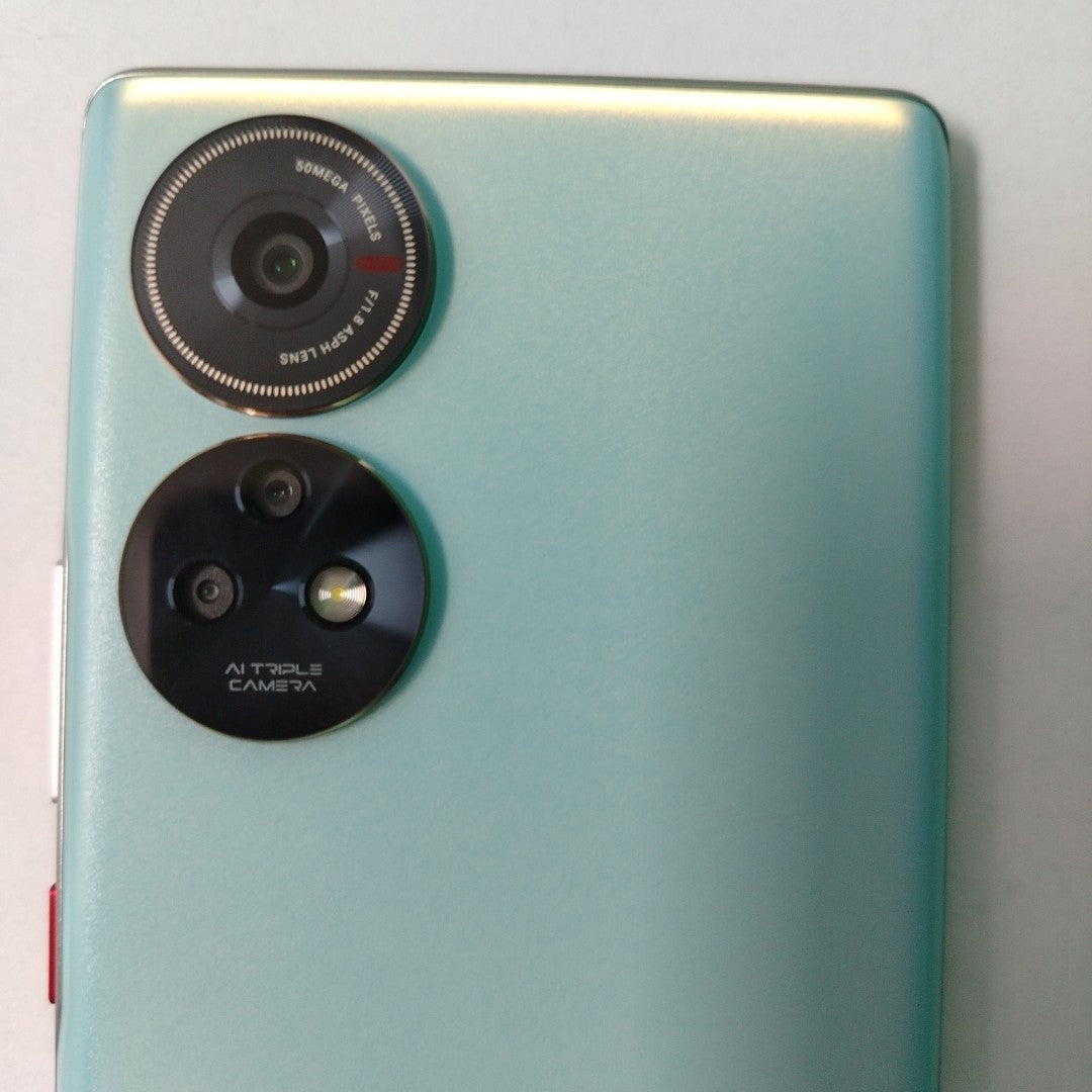CELULAR ZTE AXON 50 5G 9050N 256 GB 6 GB RAM (SEMINUEVO)