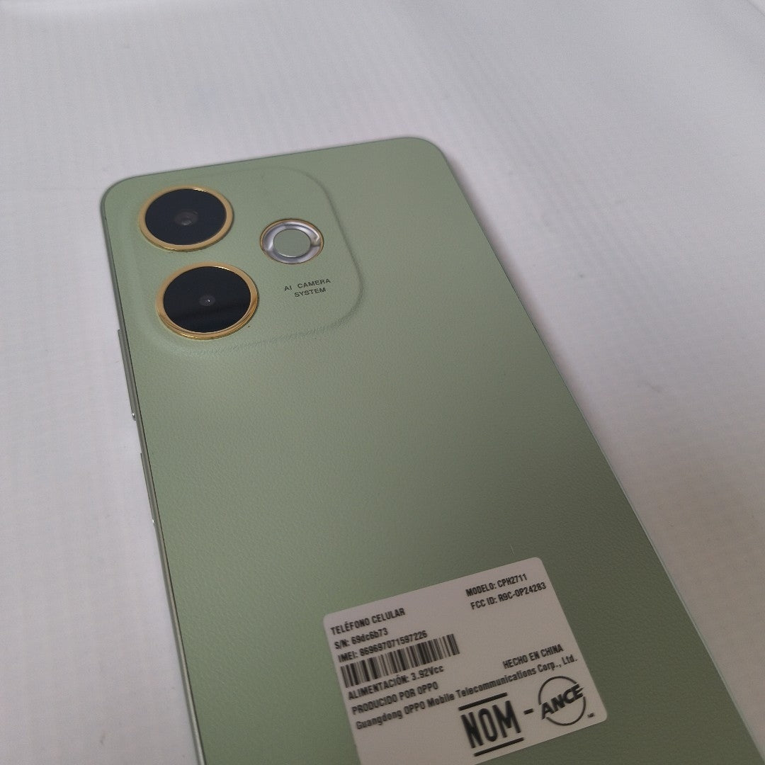CELULAR OPPO  A5 PRO CPH2711 (2025) 256 GB 8 GB RAM (SEMINUEVO)