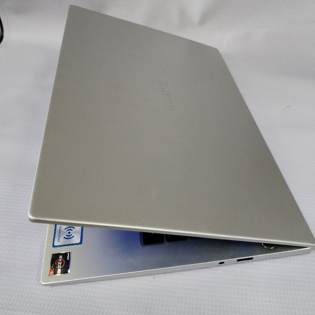 LAPTOP HUAWEI MATEBOOK D14 NBL-WAQ9R (2022) 512 GB SSD 8 GB RAM (SEMINUEVO)