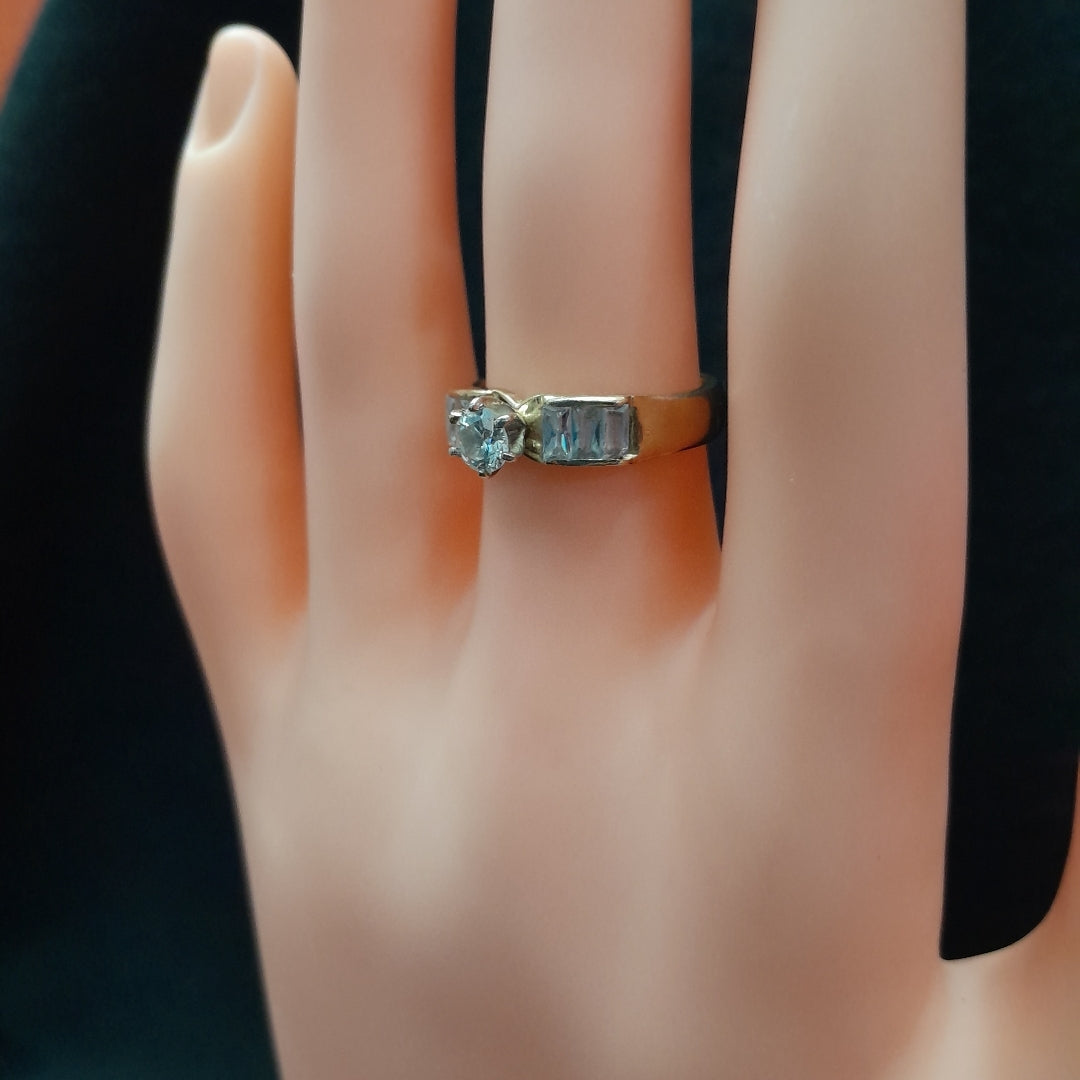 ANILLO. ORO. 10 K 4.9 GRMS (SEMINUEVO)