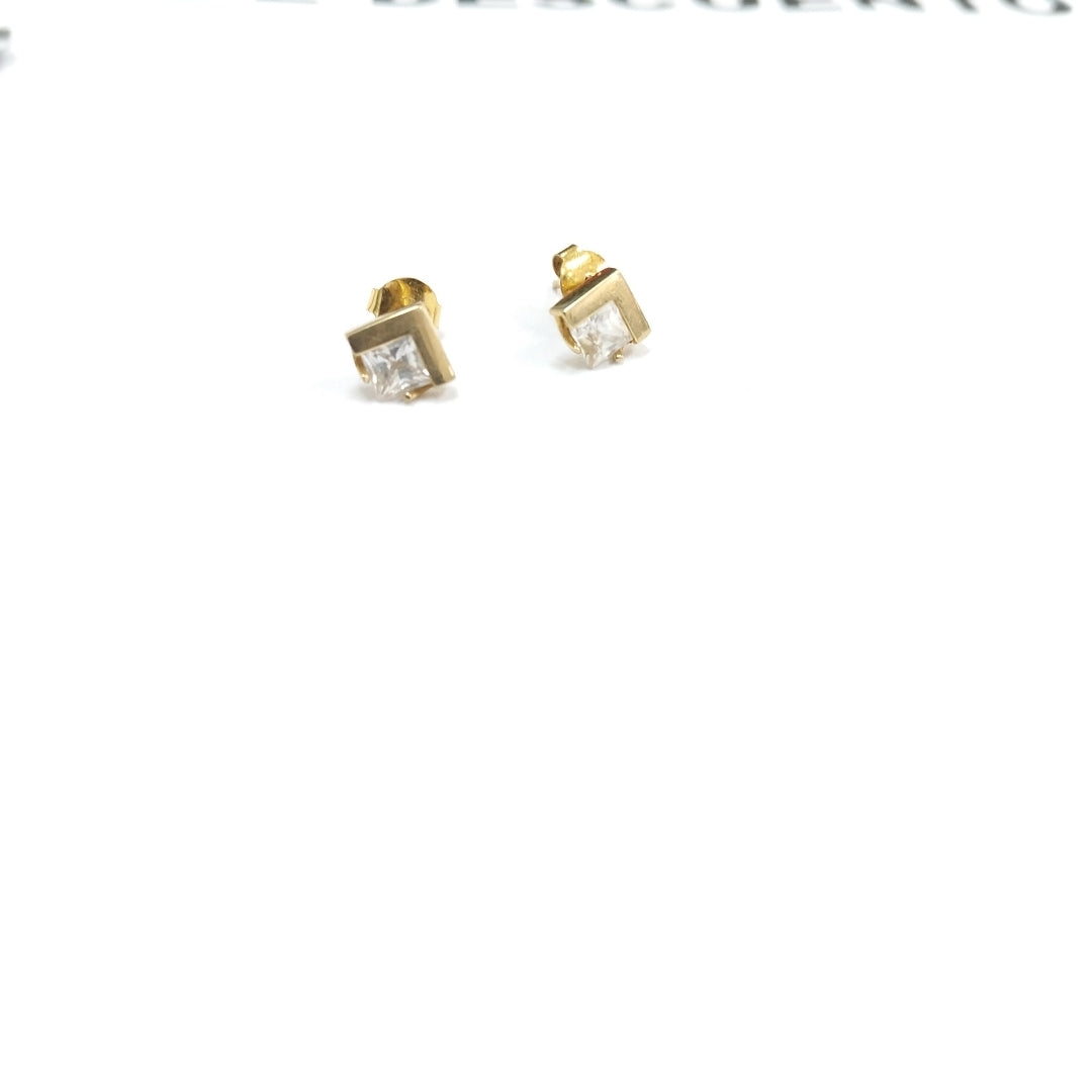ARETES PAR. ORO. 14 K 1 GRMS (SEMINUEVO)