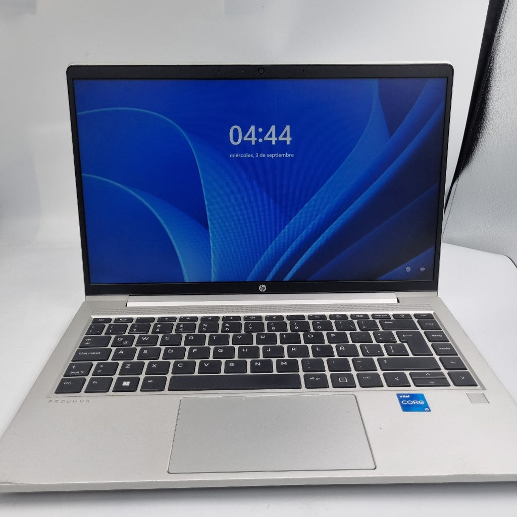 LAPTOP HP PROBOOK 440 G8 (2022) 256 GB SSD 8 GB RAM (SEMINUEVO)