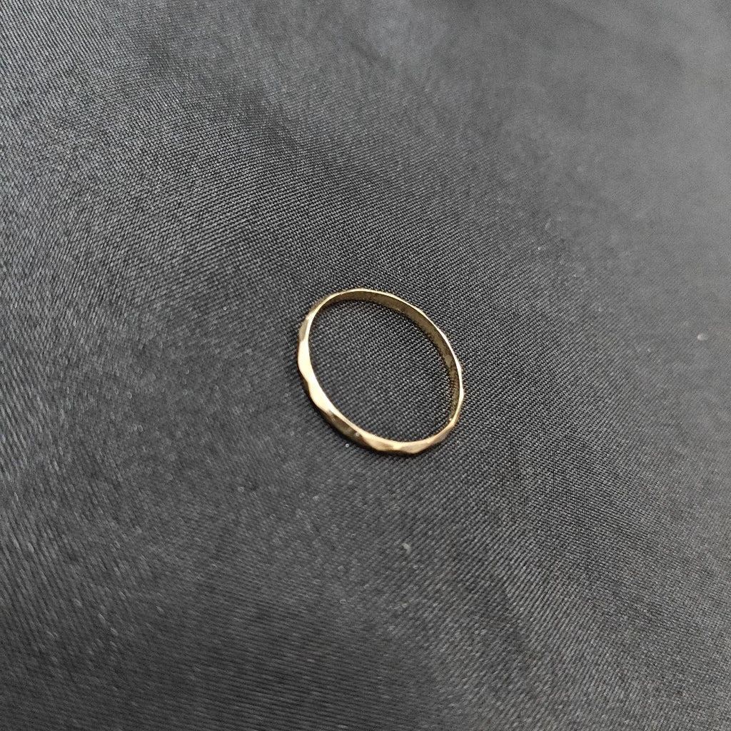 ANILLITO. ORO. 14 K 0.6 GRMS (SEMINUEVO)
