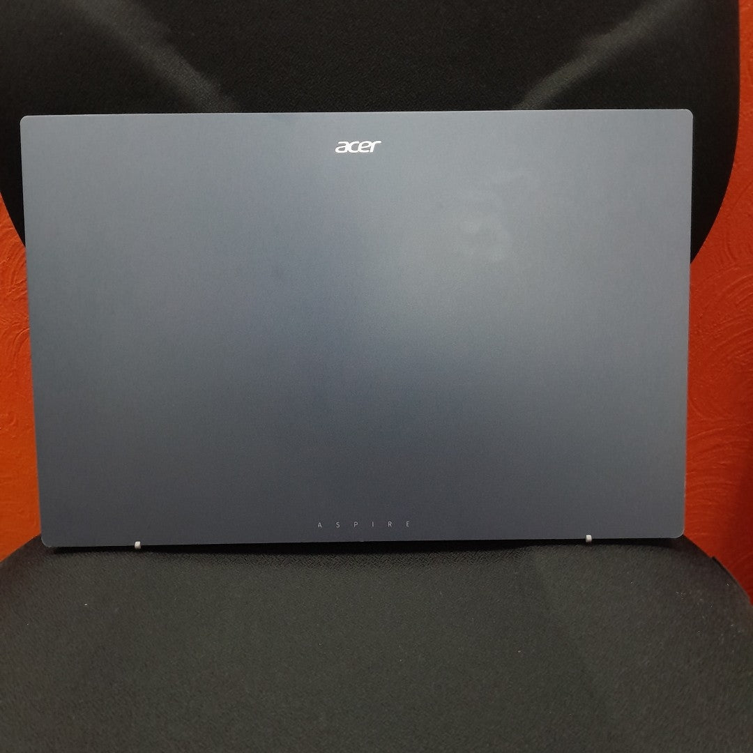 LAPTOP ACER ASPIRE 3 A315-510P-37AL (2023) 512 GB SSD 8 GB RAM (SEMINUEVO)
