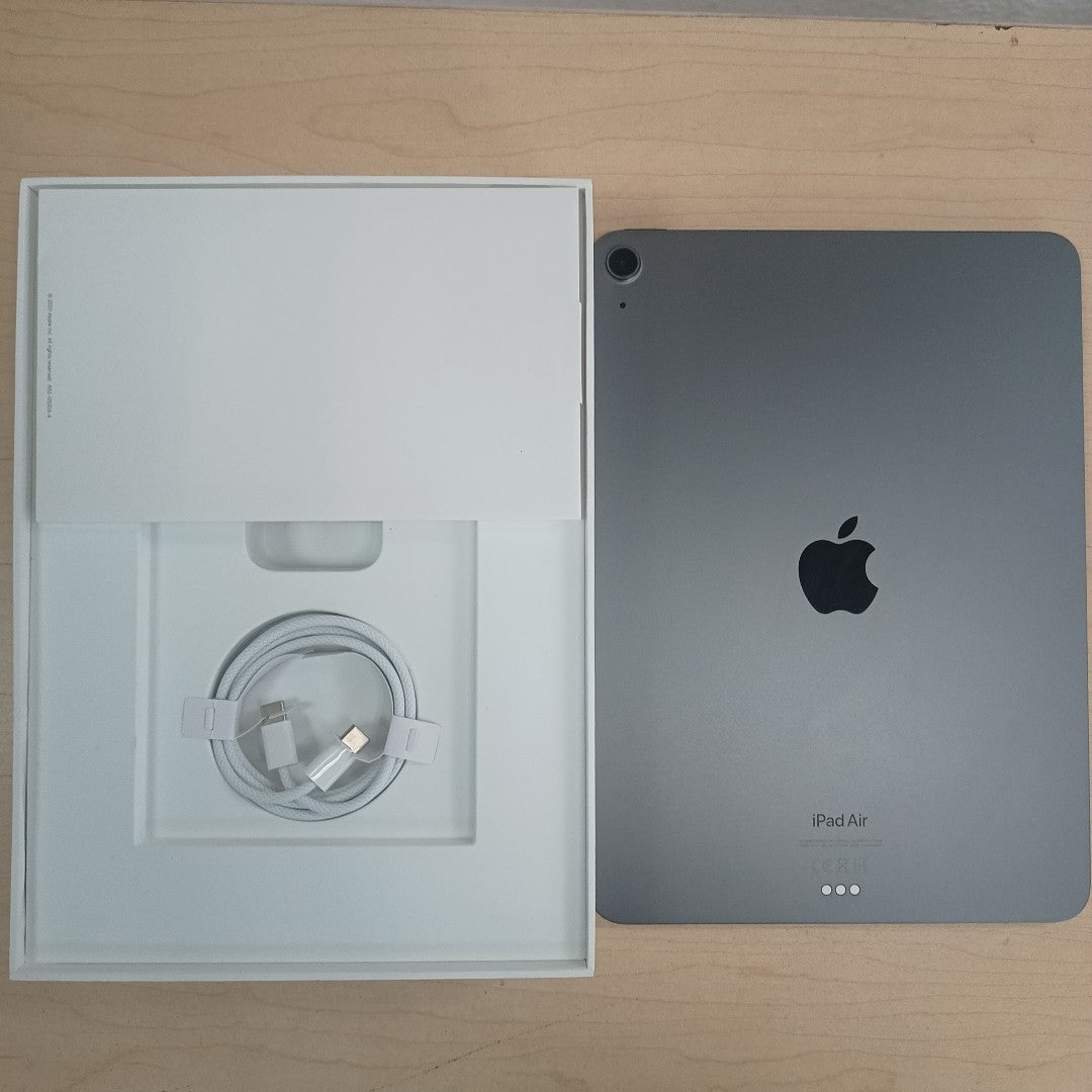 TABLETA APPLE IPAD AIR 5 A2588 256 GB 8 GB RAM (SEMINUEVO)