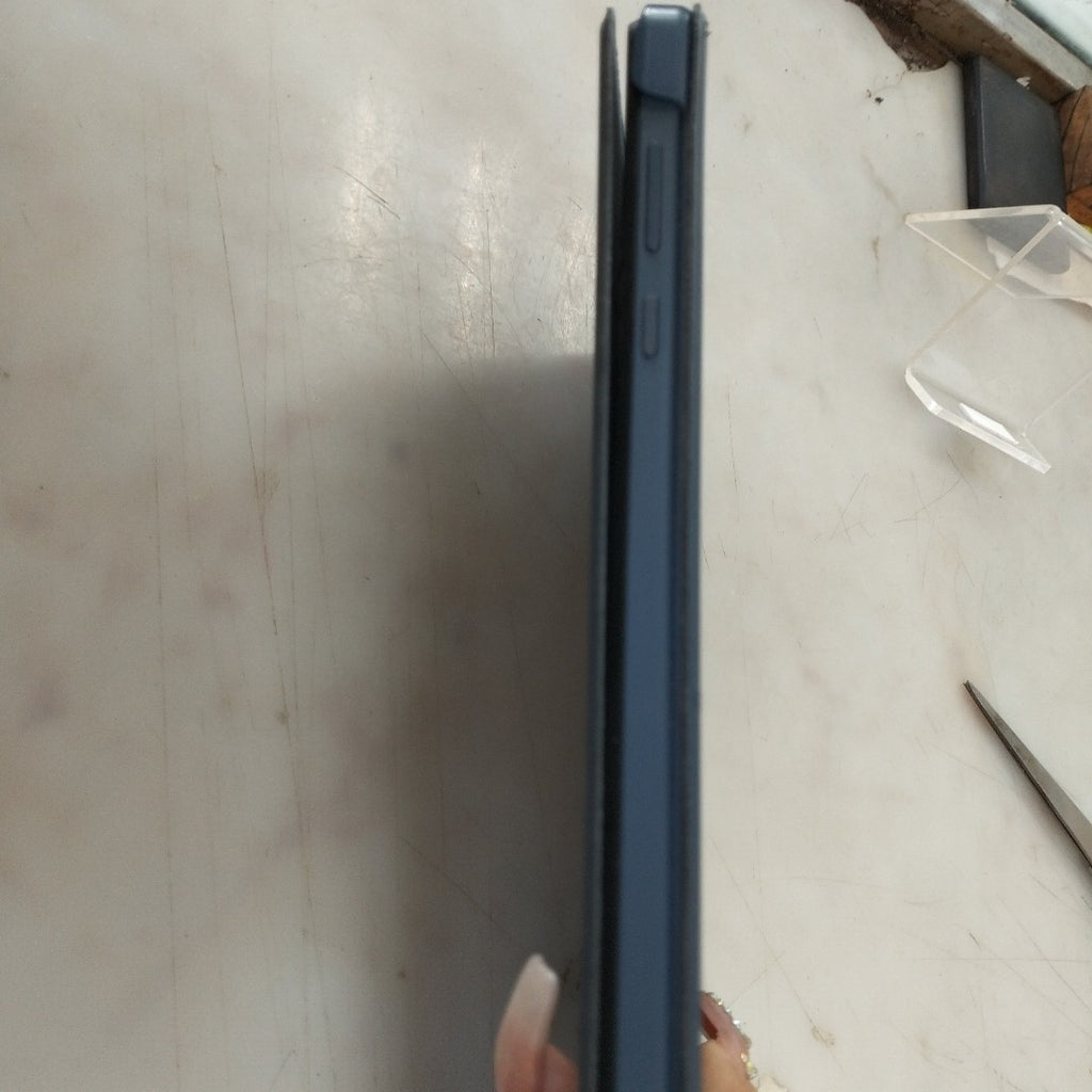 TABLETA LENOVO TAB M8 TB300FU (2023) 32 GB 3 GB RAM (SEMINUEVO)