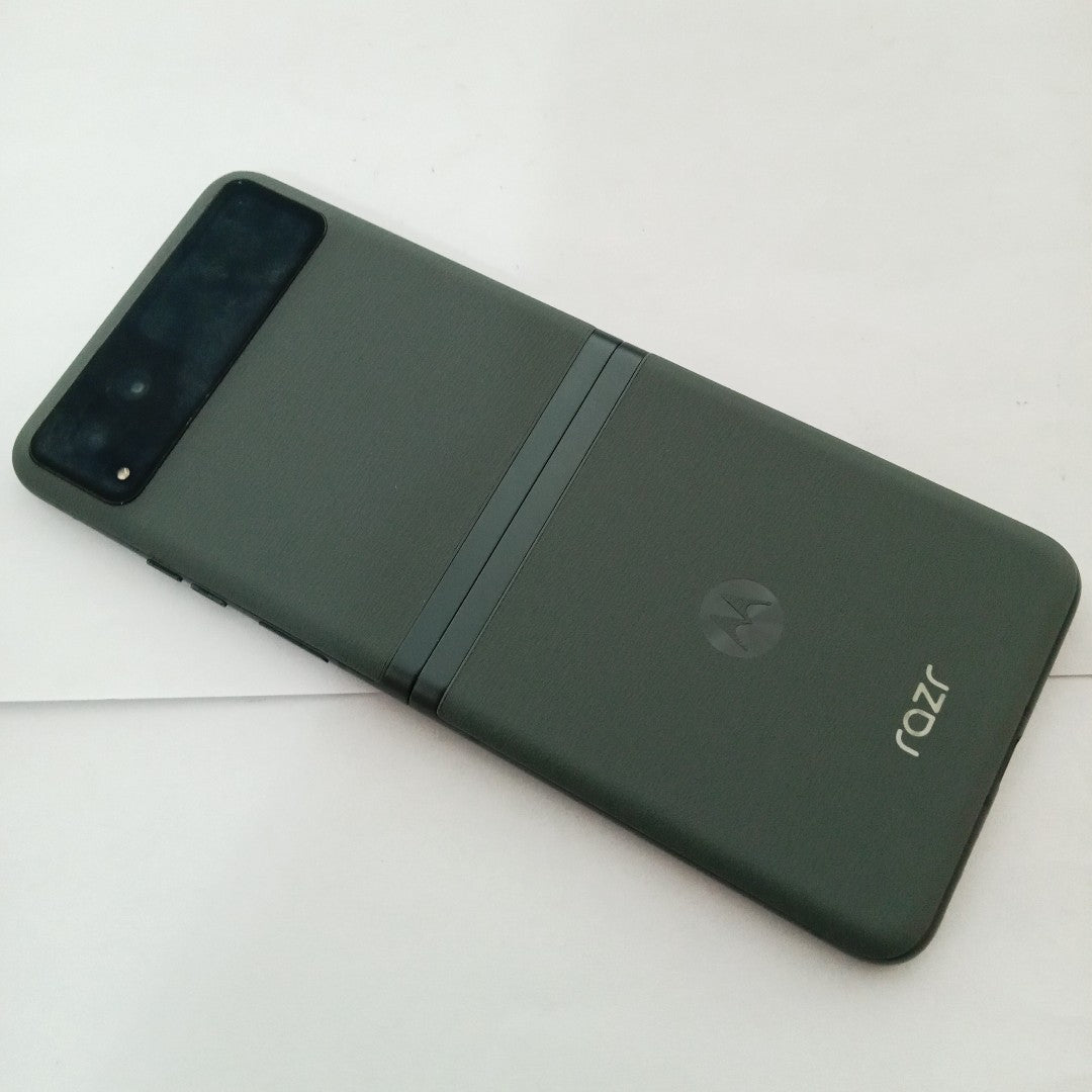 CELULAR MOTOROLA RAZR 40 XT2323-1 (2023) 256 GB 8 GB RAM (SEMINUEVO)