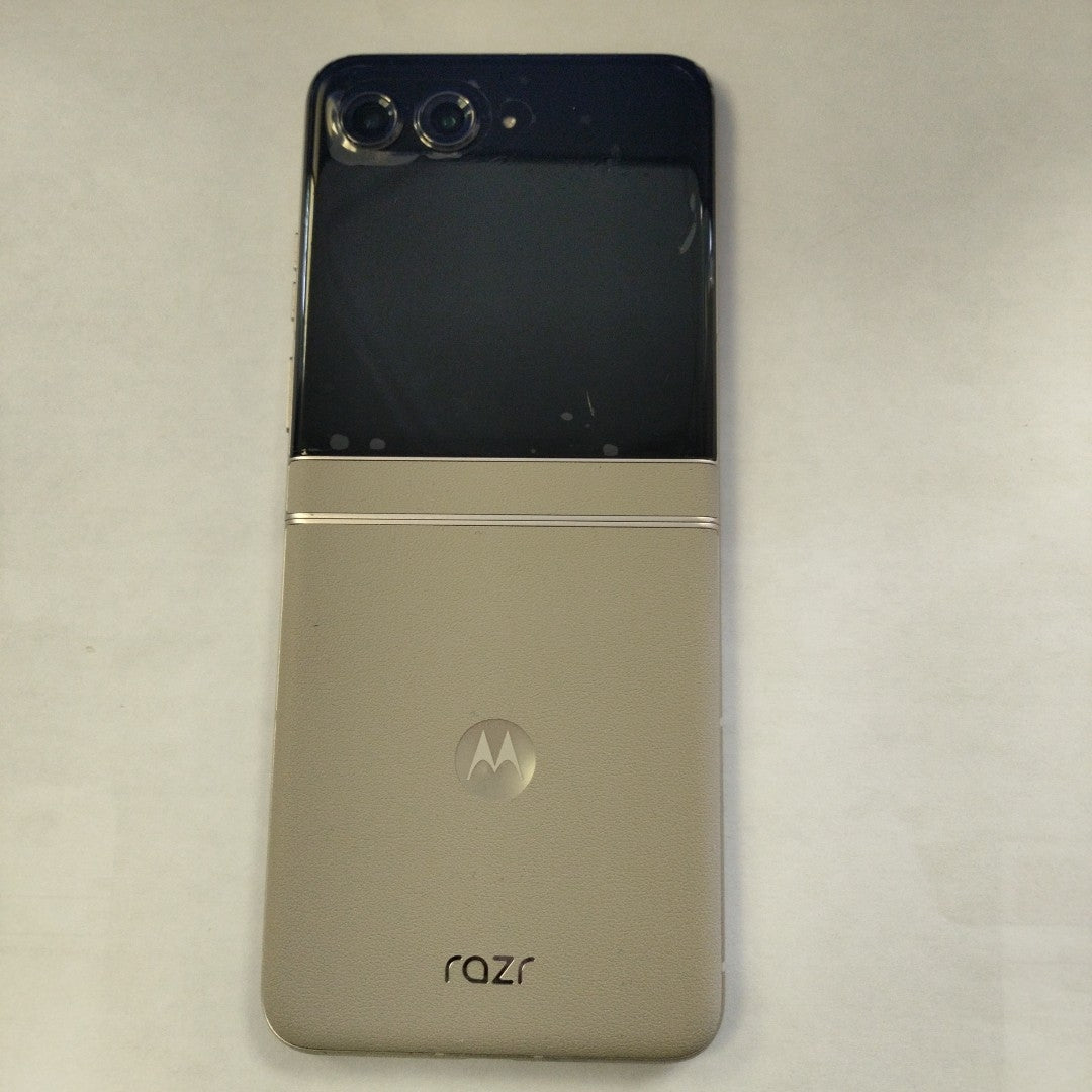 CELULAR MOTOROLA RAZR 50 5G XT2451-3 (2024) 512 GB 12 GB RAM (SEMINUEVO)