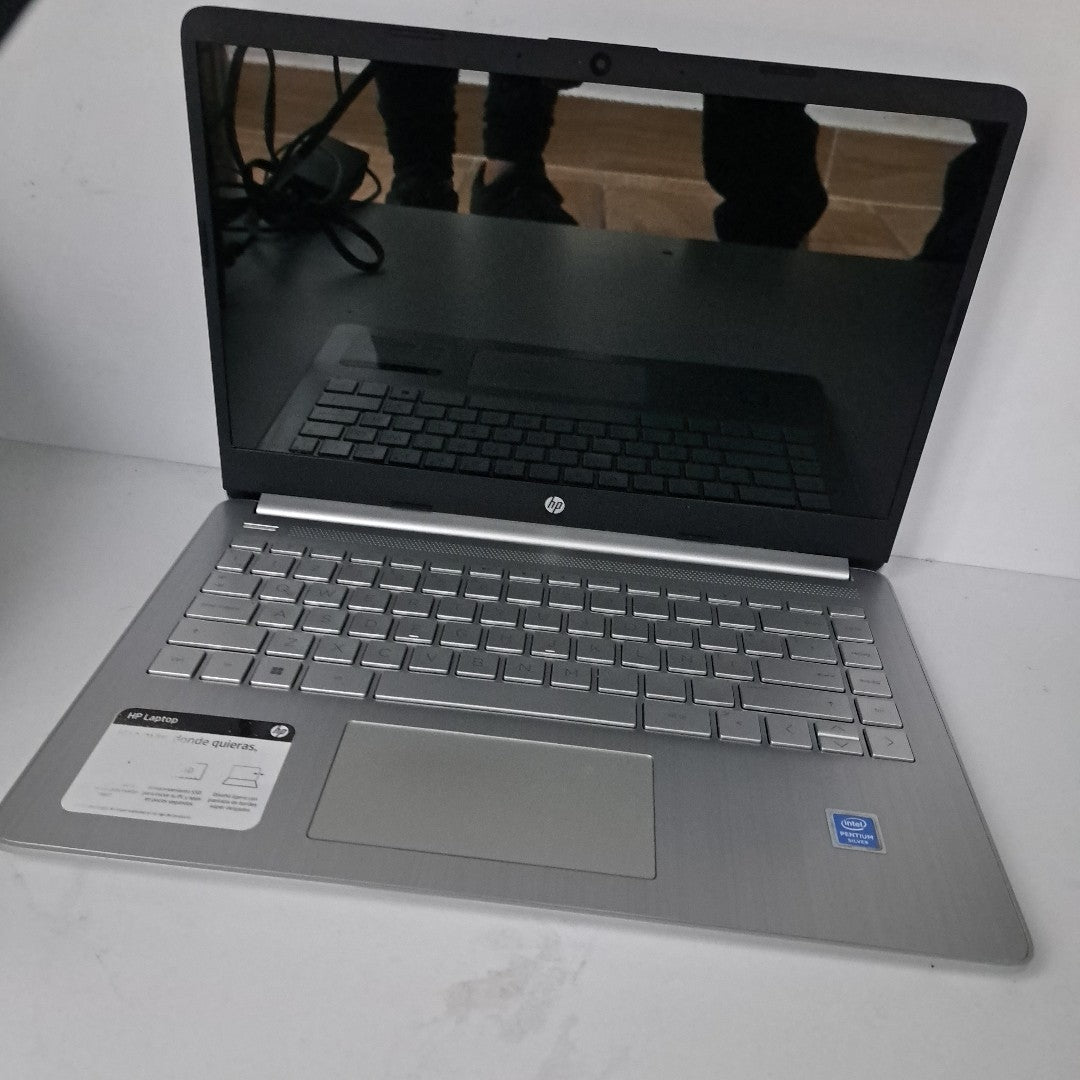 LAPTOP HP 14-DQ0505LA (2023) 256 GB SSD 8 GB RAM (SEMINUEVO)