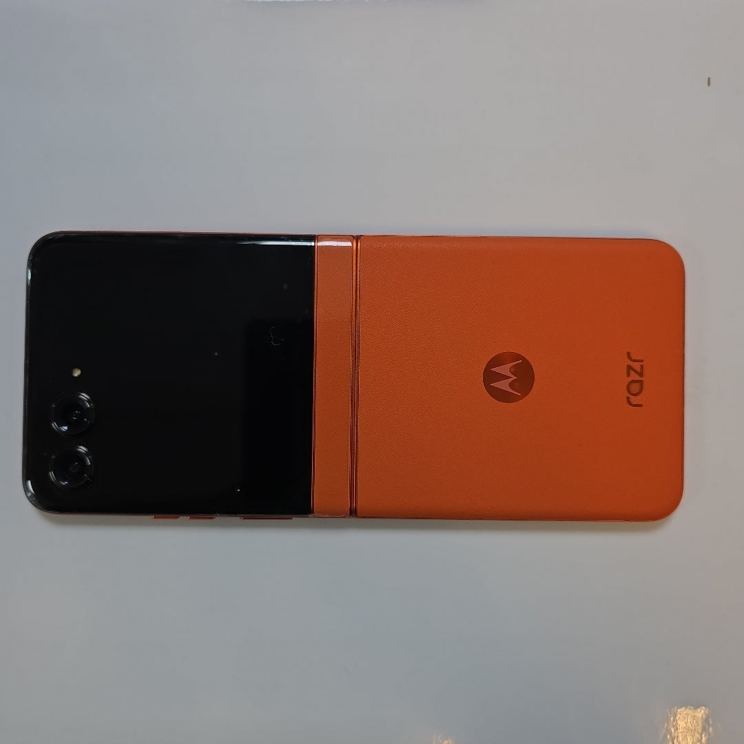 CELULAR MOTOROLA RAZR 50 5G XT2453-1 512 GB 12 GB RAM (SEMINUEVO)