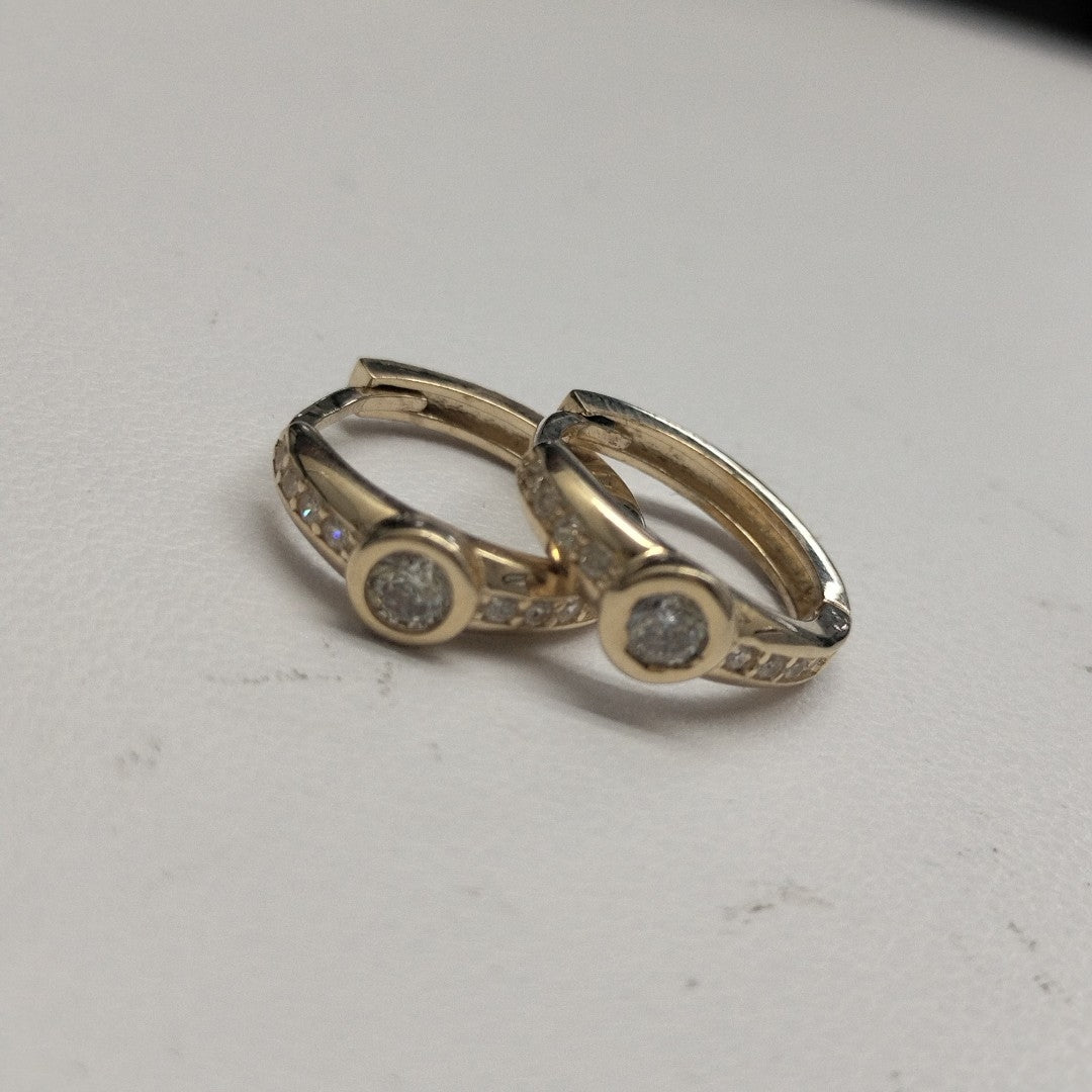 HUGGIES ORO 14K 2.4 (NUEVO)