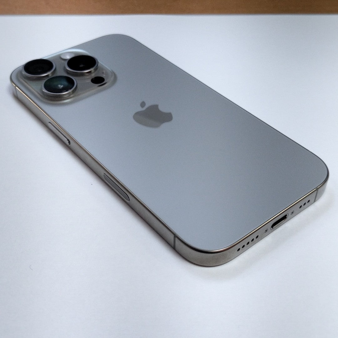 CELULAR APPLE IPHONE 16 PRO A3292 (2024) 128 GB 8 GB RAM (SEMINUEVO)