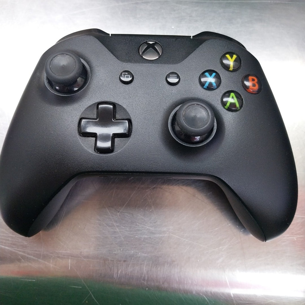 CONSOLA DE VIDEOJUEGO MICROSOFT XBOX ONE X 1 TB (SEMINUEVO)