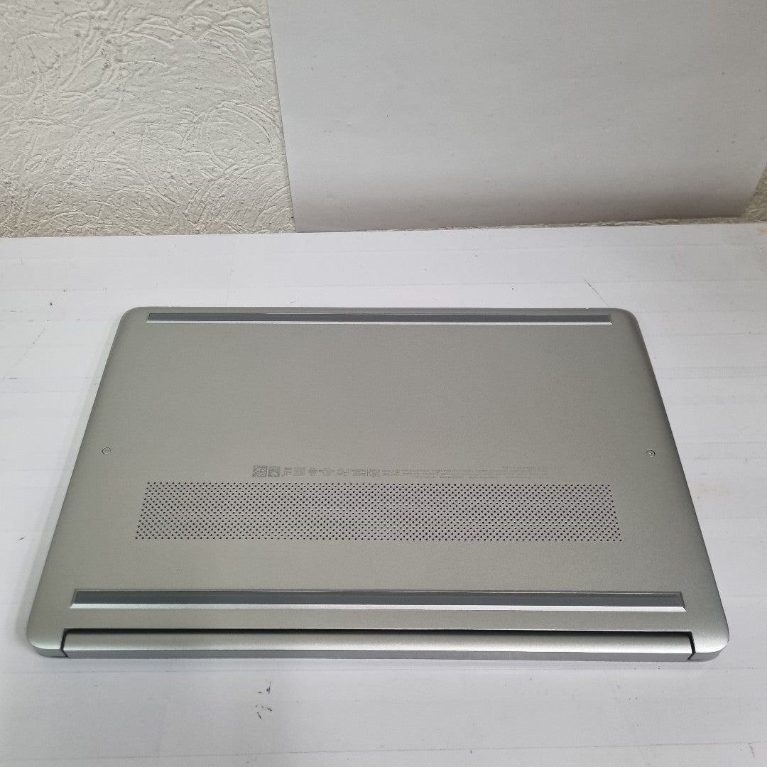 LAPTOP HP 14-DQ0530LA(2024) 256 GB SSD 8 GB RAM (SEMINUEVO)