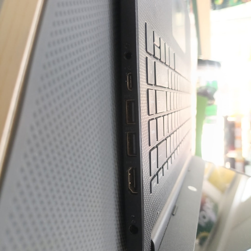 LAPTOP HP 14-DQ0518LA (2023) 128 GB SSD 4 GB RAM (SEMINUEVO)