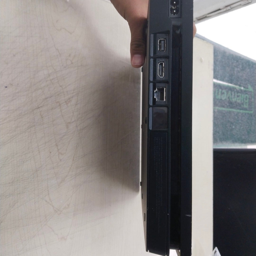 CONSOLA DE VIDEOJUEGO SONY PS4 1 TB (SEMINUEVO)