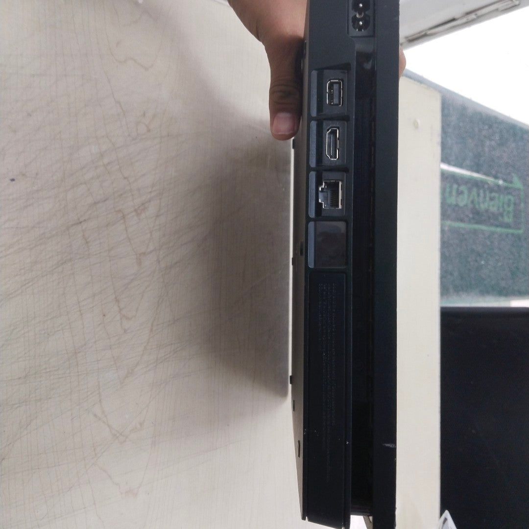 CONSOLA DE VIDEOJUEGO SONY PS4 1 TB (SEMINUEVO)