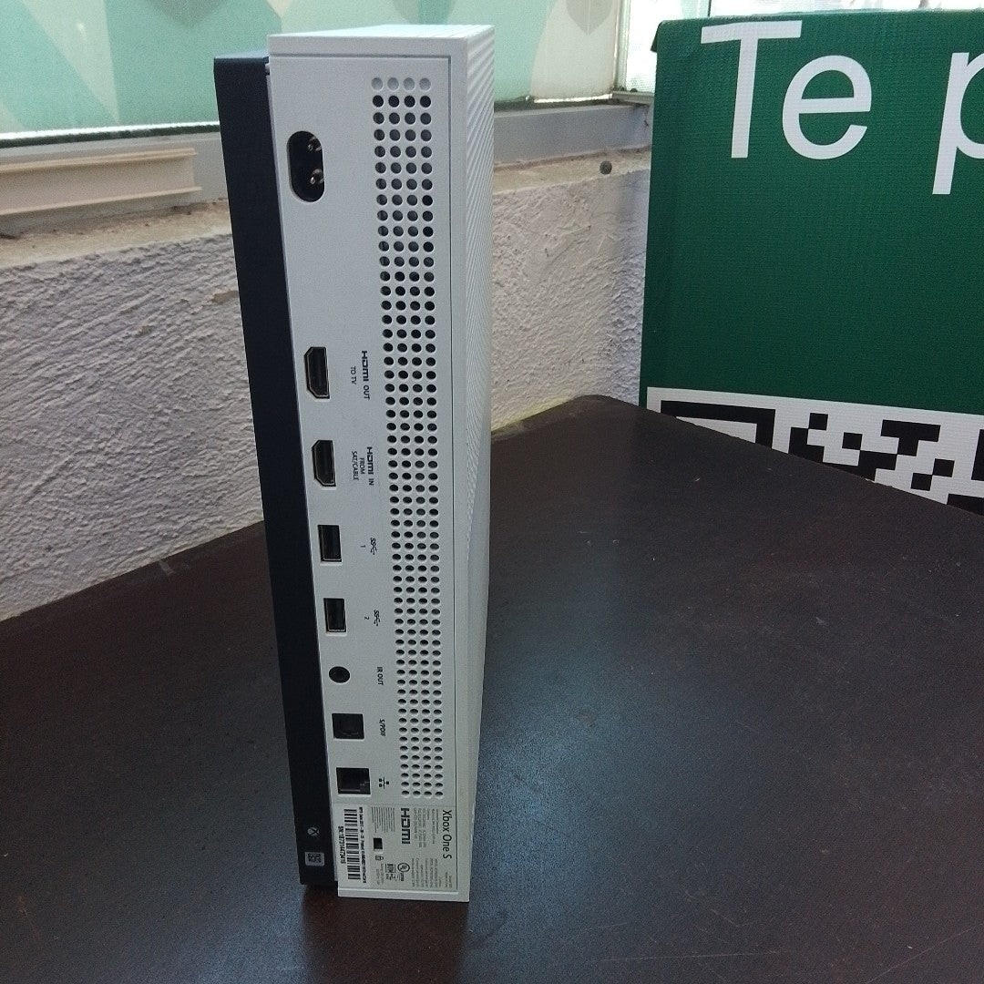 CONSOLA DE VIDEOJUEGO MICROSOFT XBOX ONE S 500 GB  (SEMINUEVO)