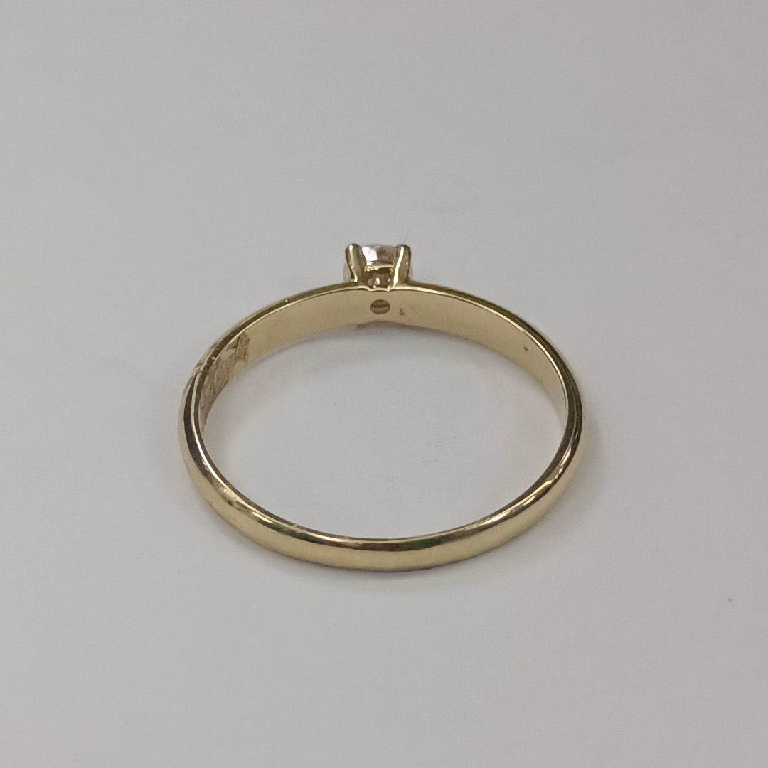 ANILLO SOLITARIO CON DIAMANTE CORTE BRILLANTE 0.19CTS JK SI2, 14K 1.7 G (NUEVO)