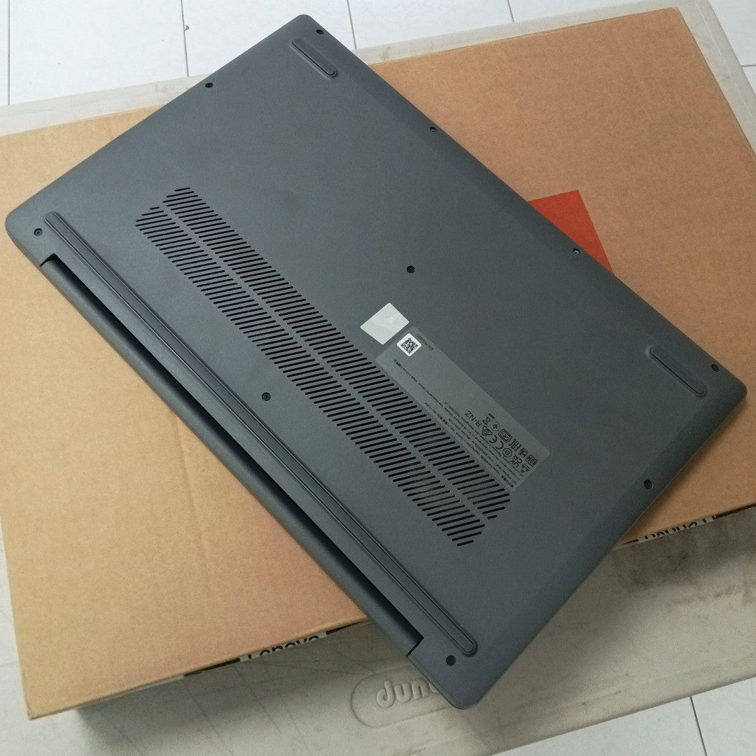 LAPTOP LENOVO IDEAPAD SLIM 3 15IRH8 (2024) 512 GB SSD 16 GB RAM (SEMINUEVO)