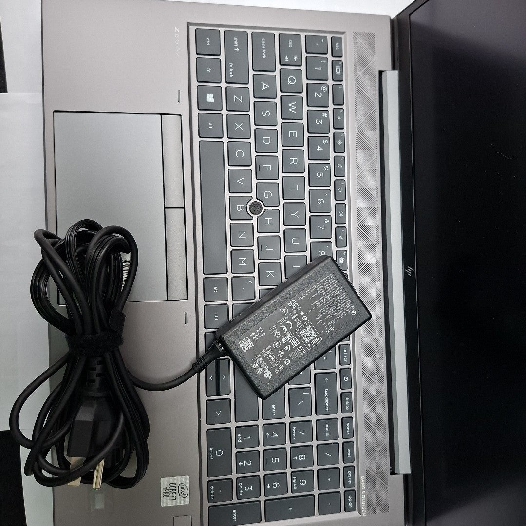 LAPTOP HP ZBOOK FIREFLY 15 G7 (2024) 512 GB SSD 32 GB RAM (SEMINUEVO)