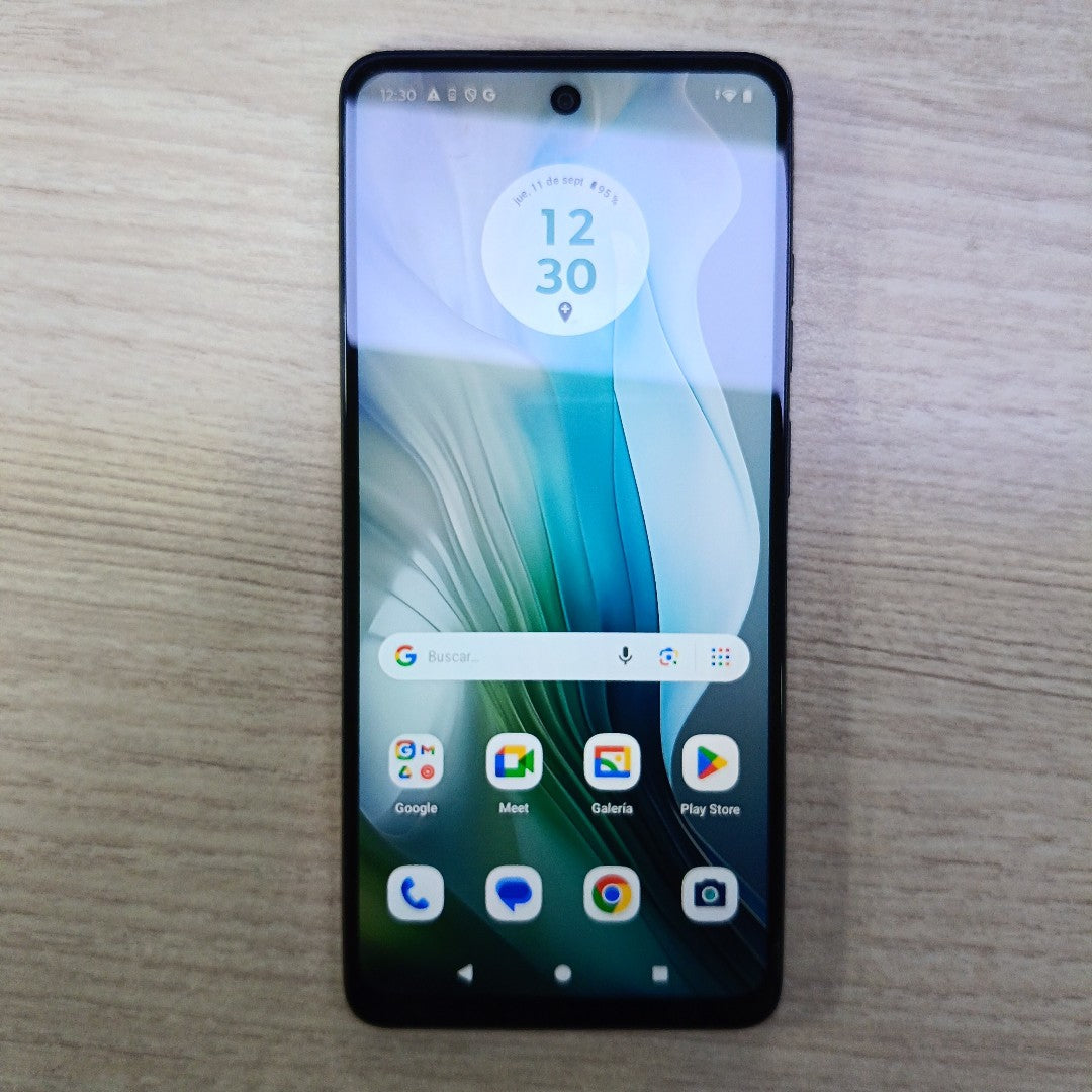 CELULAR MOTOROLA MOTO E14 XT2421-13 (2024) 64 GB 2 GB RAM (SEMINUEVO)