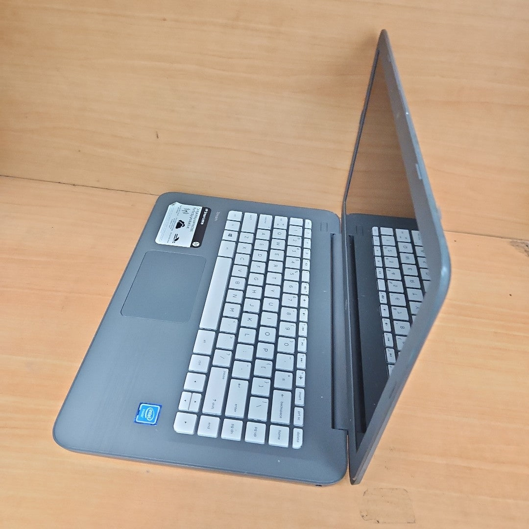 LAPTOP HP 14-CF2033WN (2021) 128 GB SSD 4 GB RAM (SEMINUEVO)