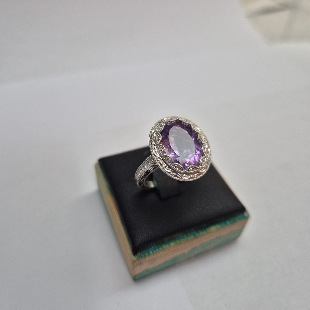 ANILLO. ORO BLANCO. 18 K 8.4 GRMS (SEMINUEVO)