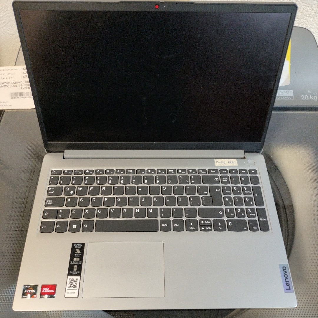 LAPTOP LENOVO IDEAPAD 1 15AMN7 (2023) 256 GB SSD 8 GB RAM (SEMINUEVO)