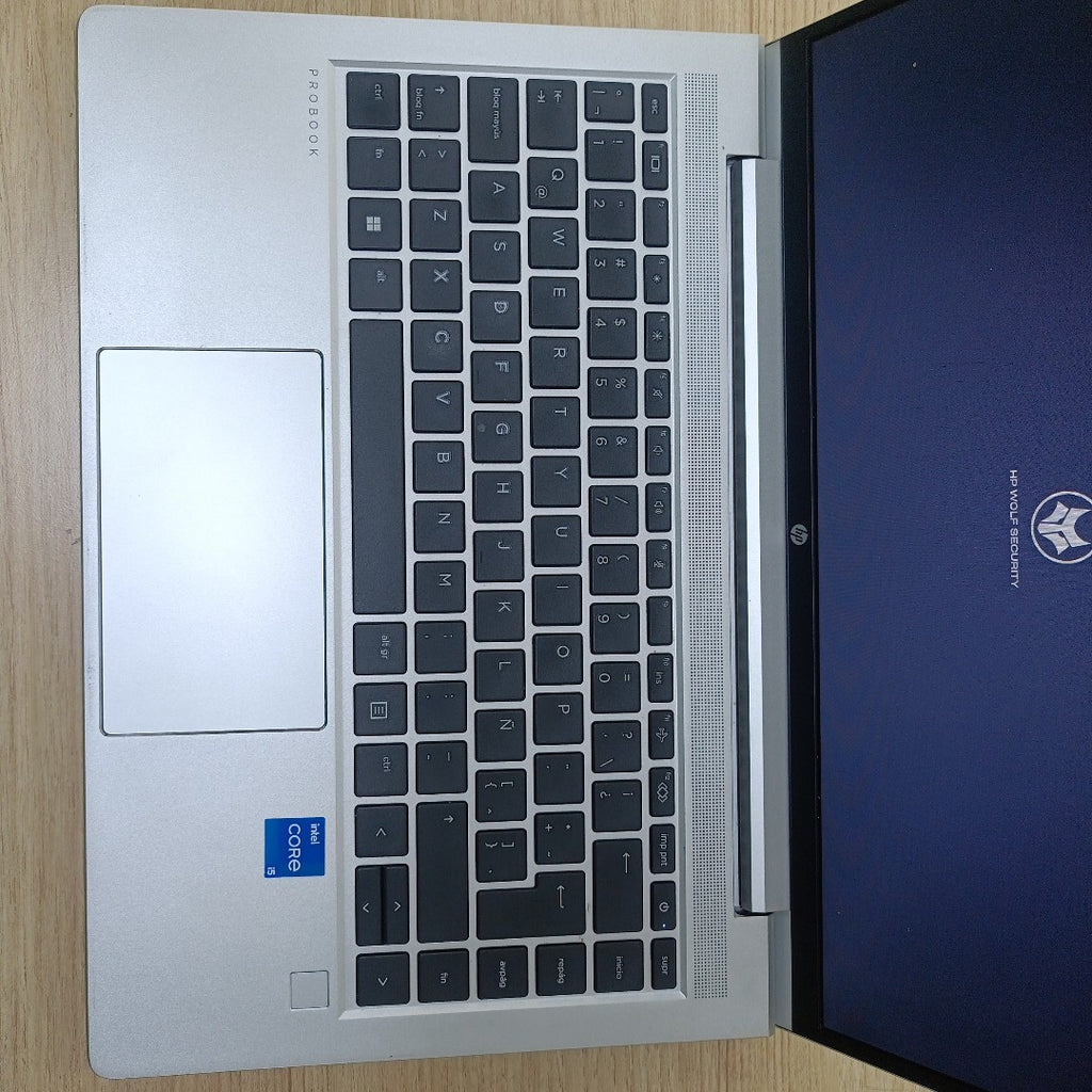 LAPTOP HP PROBOOK 440 G8 (2022) 256 GB SSD 8 GB RAM (SEMINUEVO)