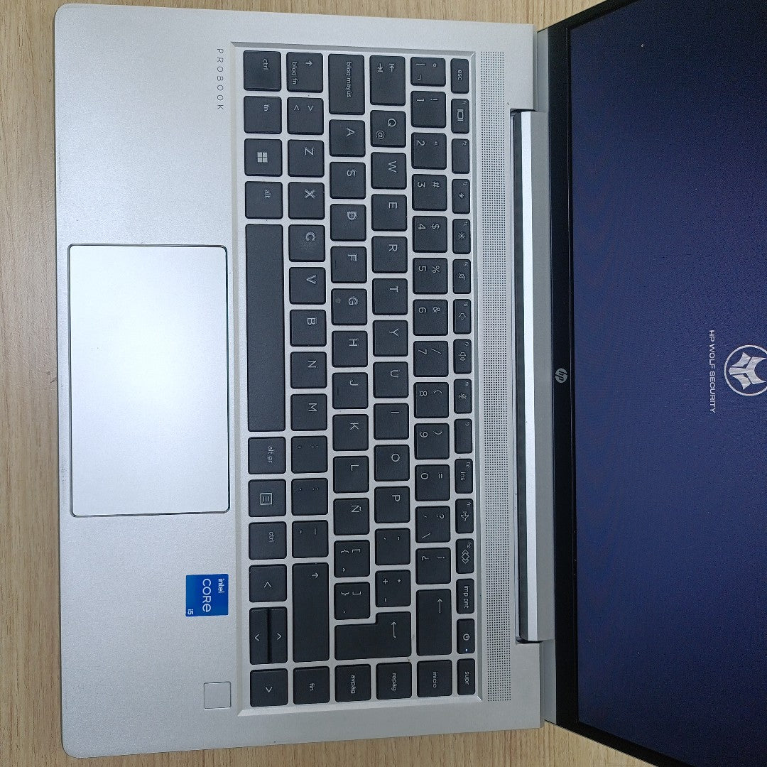 LAPTOP HP PROBOOK 440 G8 (2022) 256 GB SSD 8 GB RAM (SEMINUEVO)