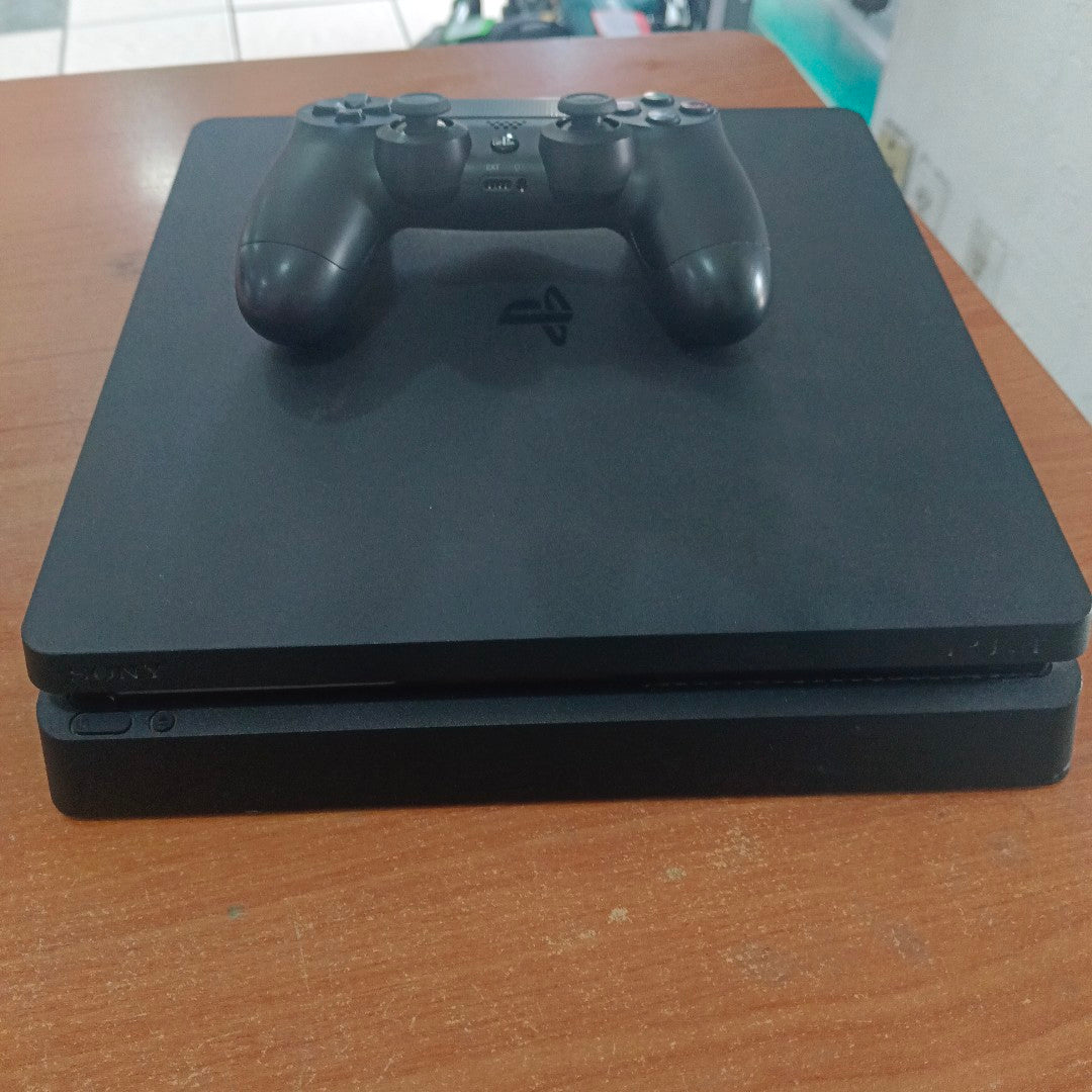 CONSOLA DE VIDEOJUEGO SONY PS4 SLIM 1 TB (SEMINUEVO)