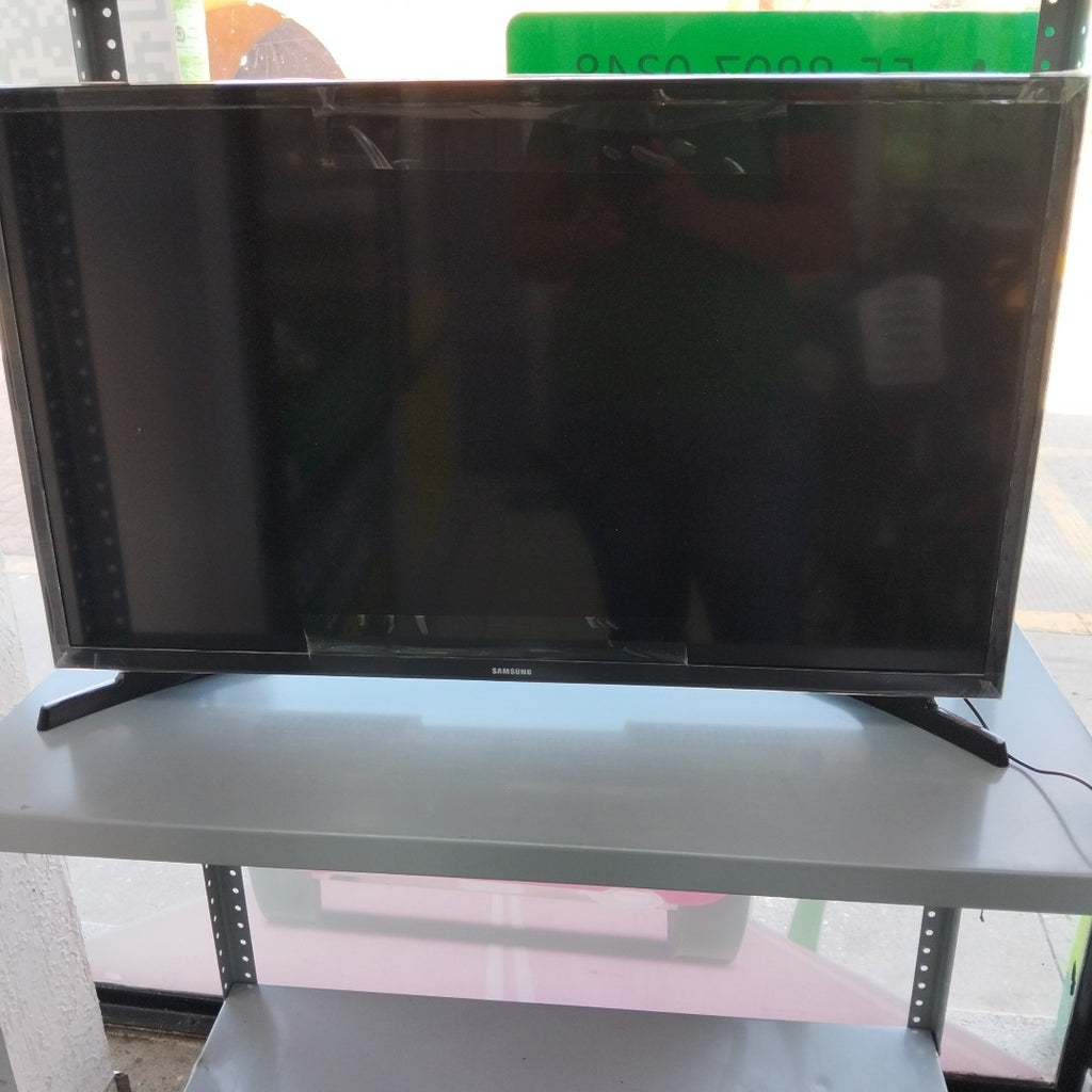 PANTALLA SAMSUNG BE32T-B (2023) 32" LED HD (SEMINUEVO)
