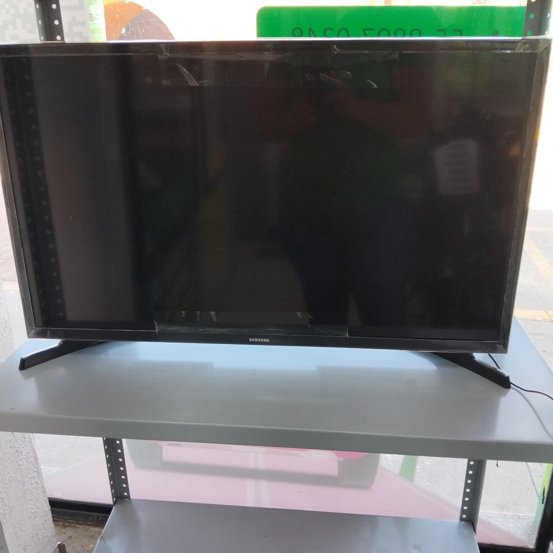 PANTALLA SAMSUNG BE32T-B (2023) 32" LED HD (SEMINUEVO)