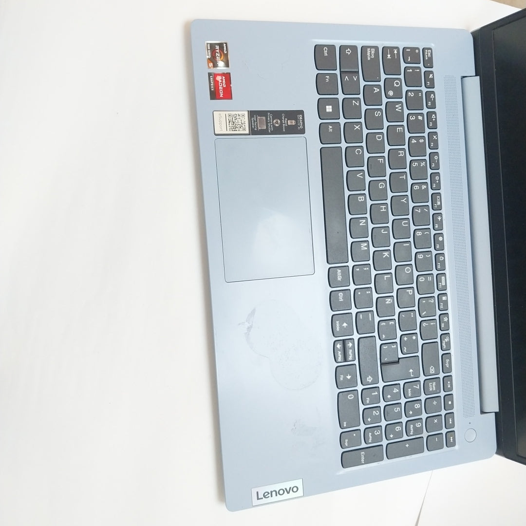LAPTOP LENOVO IDEAPAD SLIM 3 15AMN8 (2023) 512 GB SSD 8 GB RAM (SEMINUEVO)
