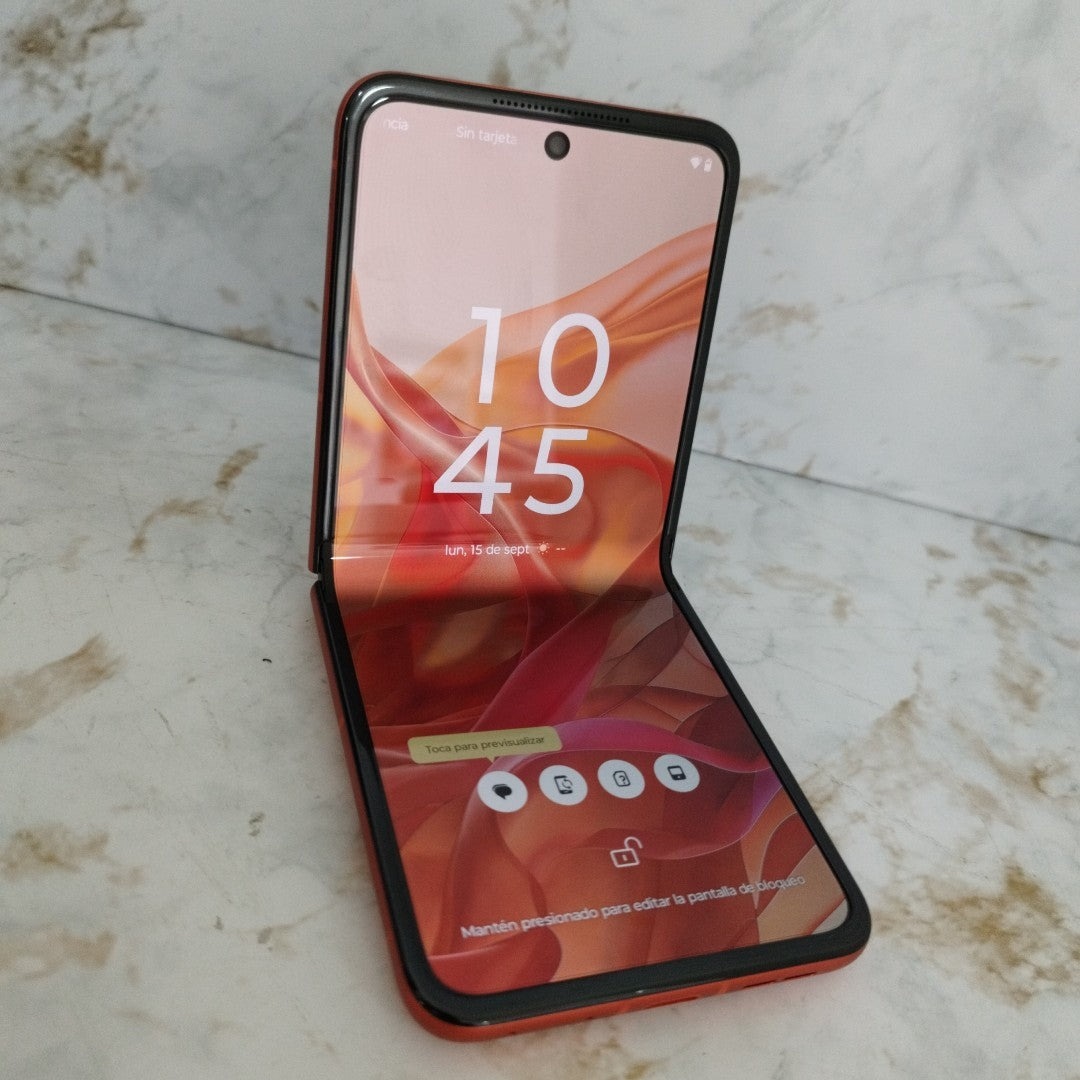 CELULAR MOTOROLA RAZR 50 5G XT2453-1 512 GB 12 GB RAM (SEMINUEVO)