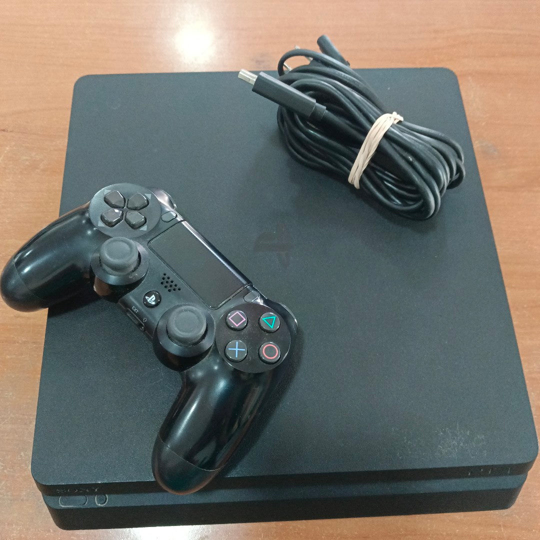 CONSOLA DE VIDEOJUEGO SONY PS4 SLIM 1 TB (SEMINUEVO)