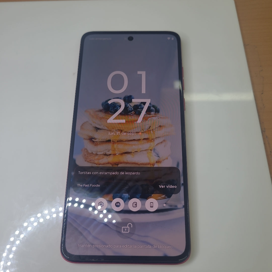 CELULAR MOTOROLA MOTO G84 XT2347-1 (2023) 256 GB 8 GB RAM (SEMINUEVO)