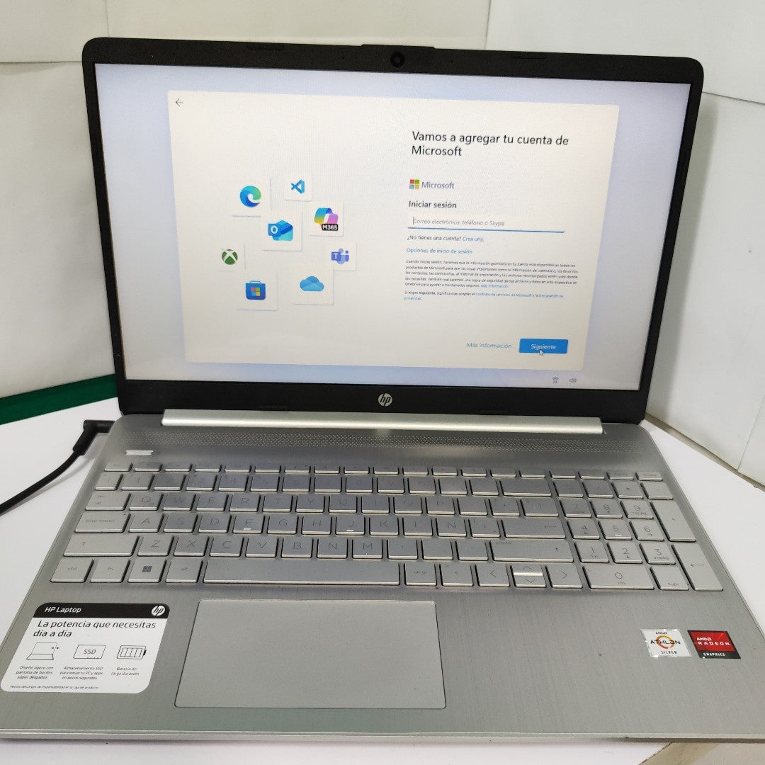 LAPTOP HP 15-EF1501LA (2022) 256 GB SSD 8 GB RAM (SEMINUEVO)