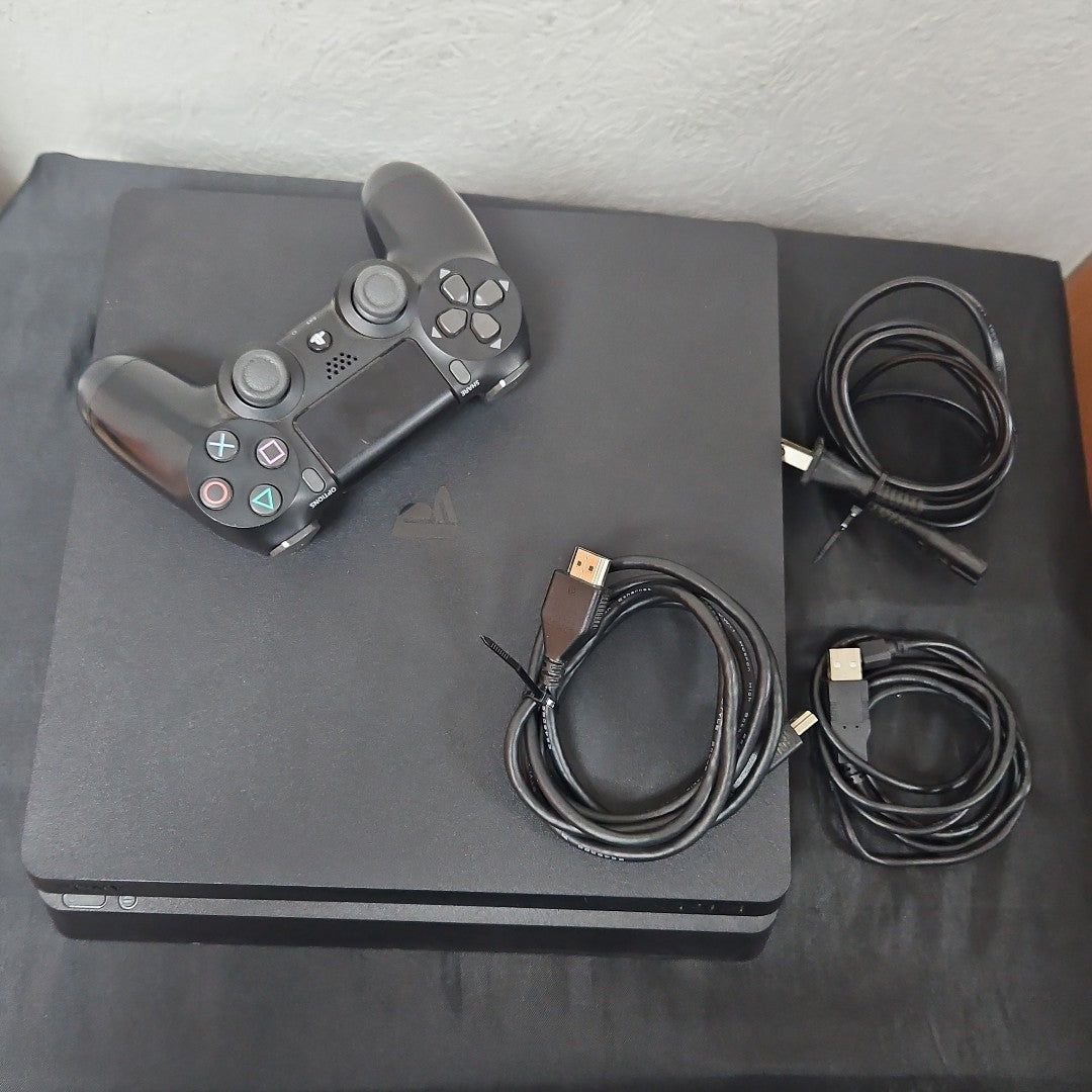 CONSOLA DE VIDEOJUEGO SONY PS4 SLIM 1 TB (SEMINUEVO)