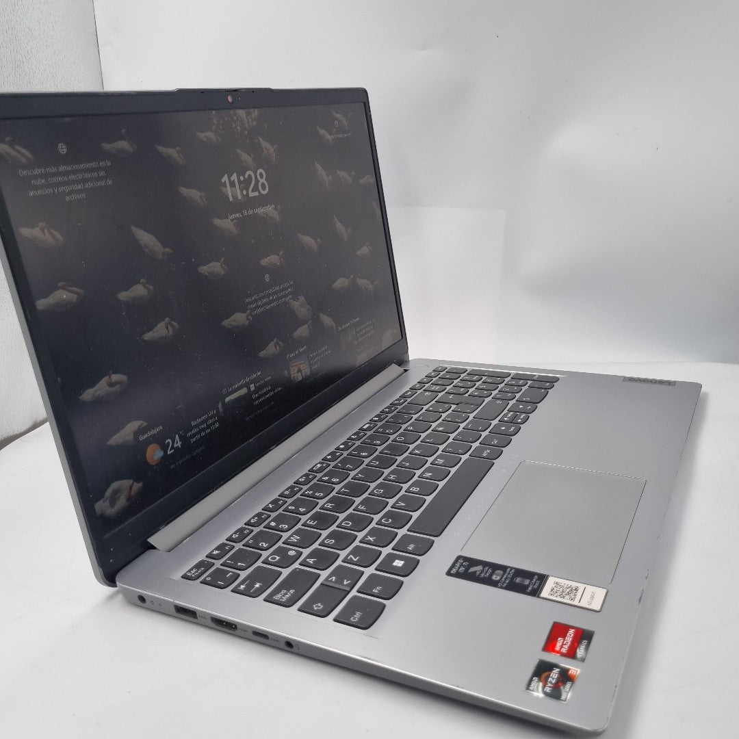 LAPTOP LENOVO IDEAPAD 1 15AMN7 (2023) 256 GB SSD 8 GB RAM (SEMINUEVO)
