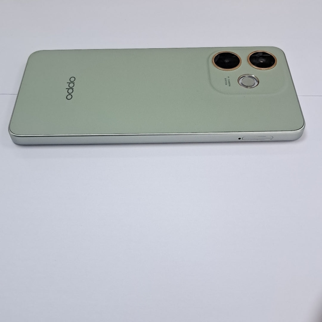 CELULAR OPPO  A5 PRO CPH2711 (2025) 256 GB 8 GB RAM (SEMINUEVO)