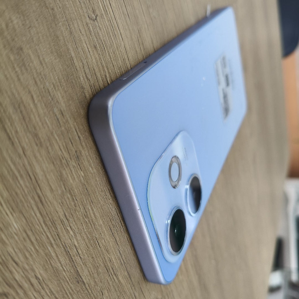 CELULAR OPPO  A5 PRO CPH2711 (2025) 256 GB 8 GB RAM (SEMINUEVO)