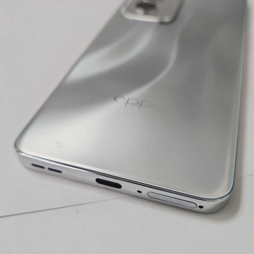 CELULAR OPPO   RENO12 5G CPH2625 (2024) 512 GB 12 GB RAM