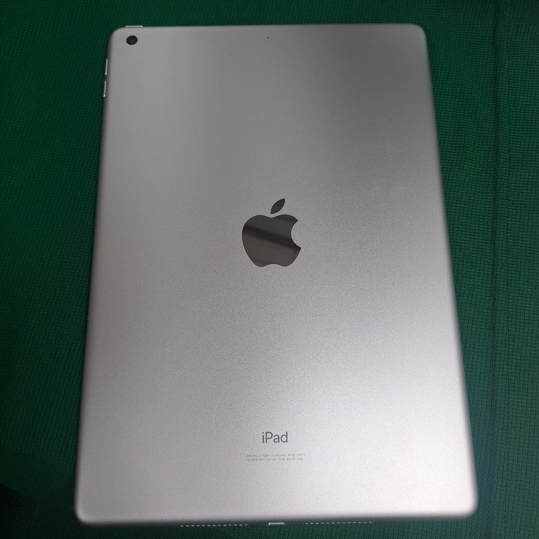 TABLETA APPLE IPAD 9 A2602 64 GB 3 GB RAM (SEMINUEVO)